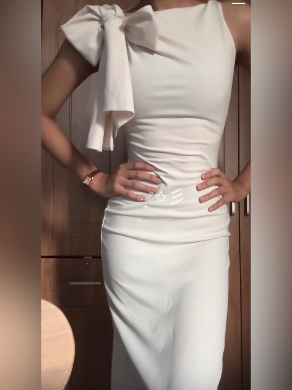 Micas Elegant Cream One-Shoulder Bow Maxi Dress zz2-10